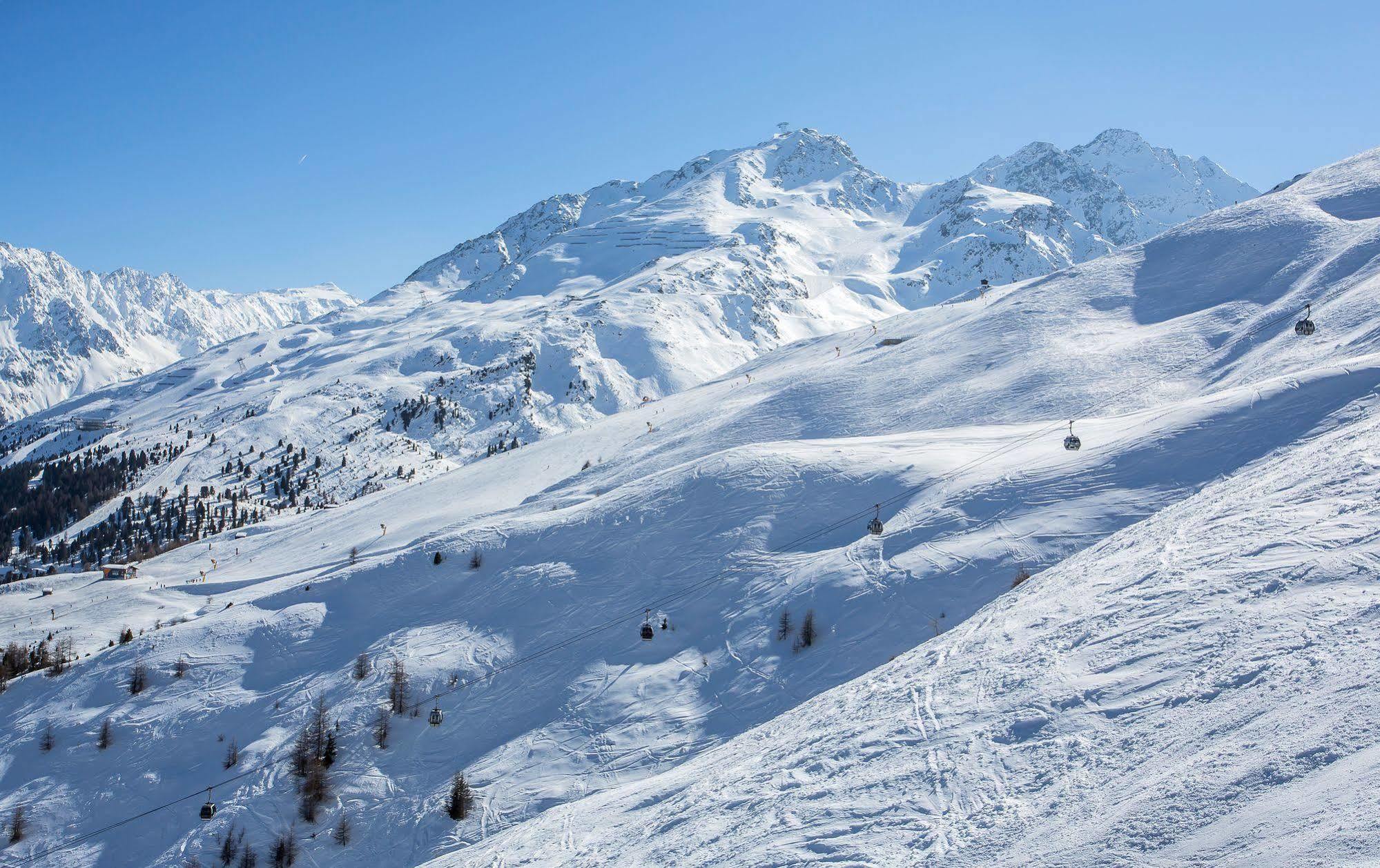 Edelweiss Hochsoelden Superior Hotel 4*