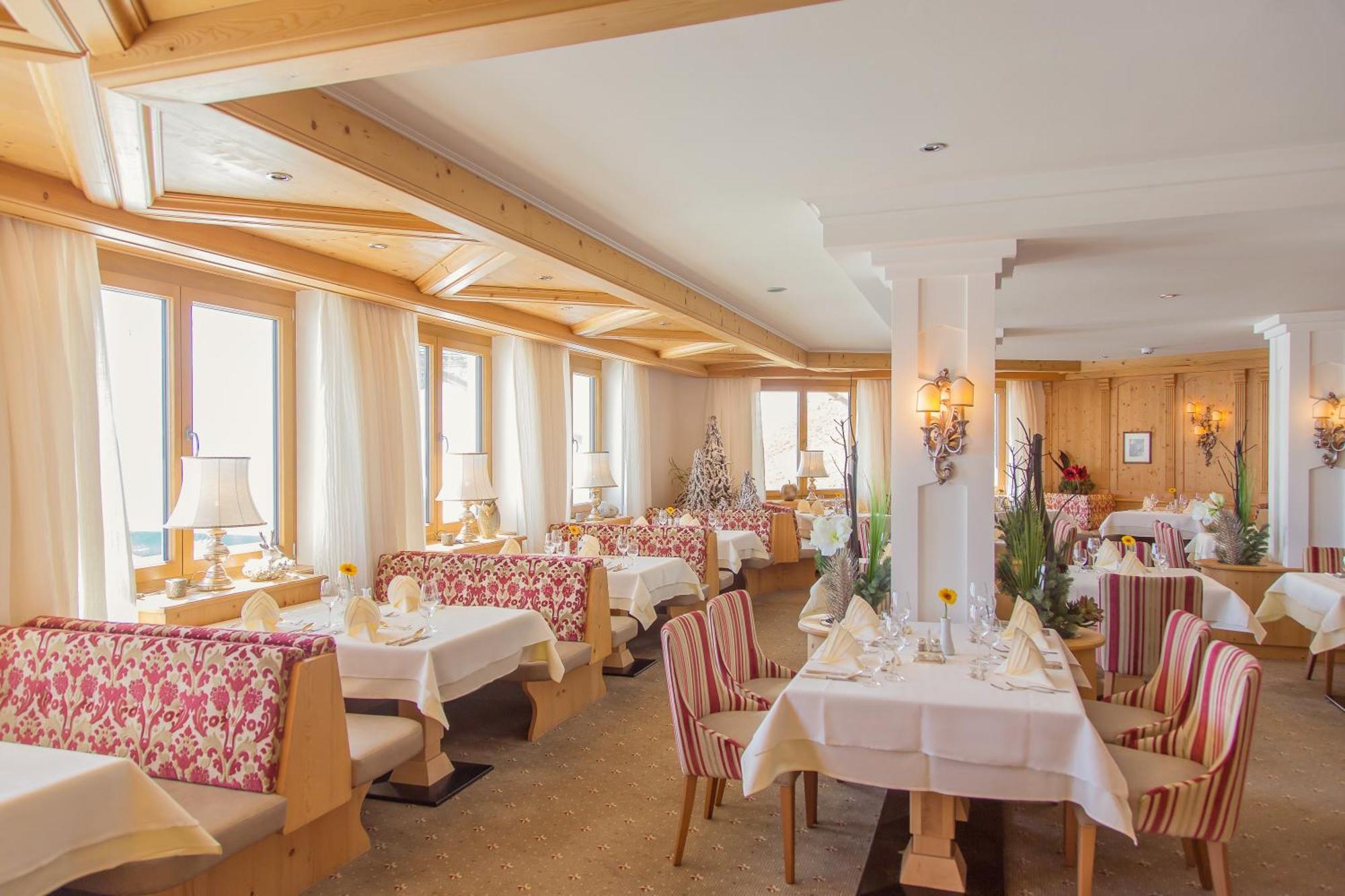 Edelweiss Hochsölden Superior Hotel